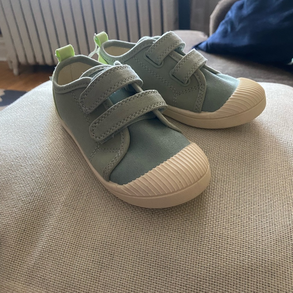 Cat & Jack blue and green sneakers size 9